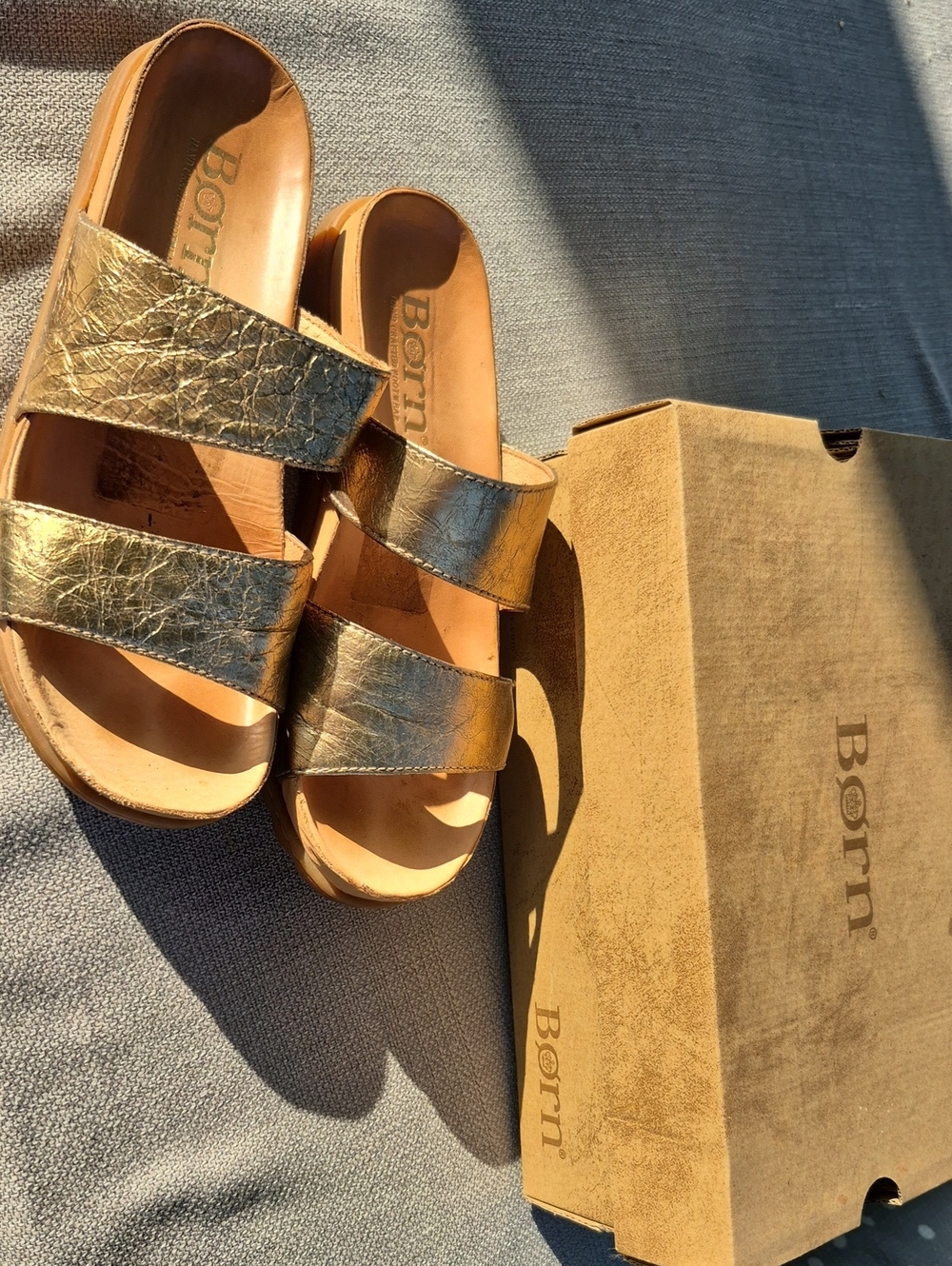 🇺🇸 Born Metallic Gold Sandals